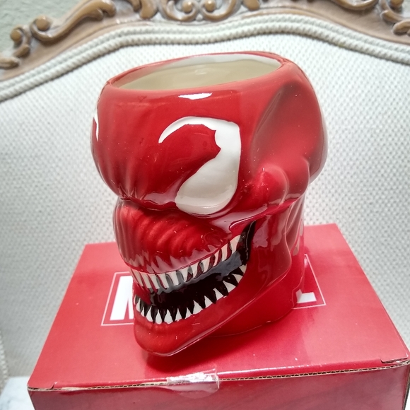 Marvel Carnage Molded Mug - Picture 5 of 6